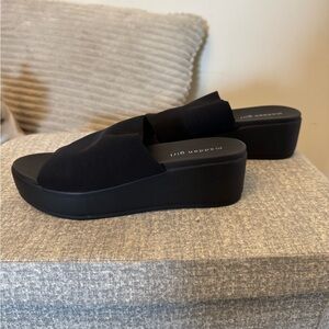 BNWOT | Cute Madden Girl Shelbie Black Platform Slide Sandals